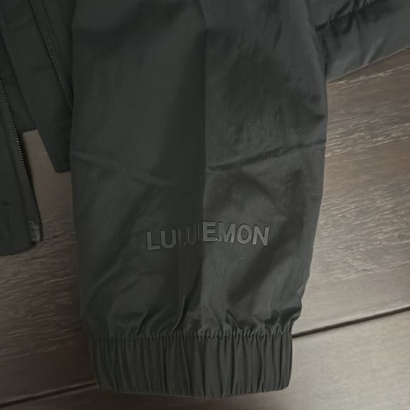 Lululemon Windbreaker Jacket - Picture 4 of 6